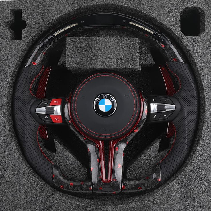 Volante BMW M – Carbono Forjado Rojo Cuero Negro Pantall LED