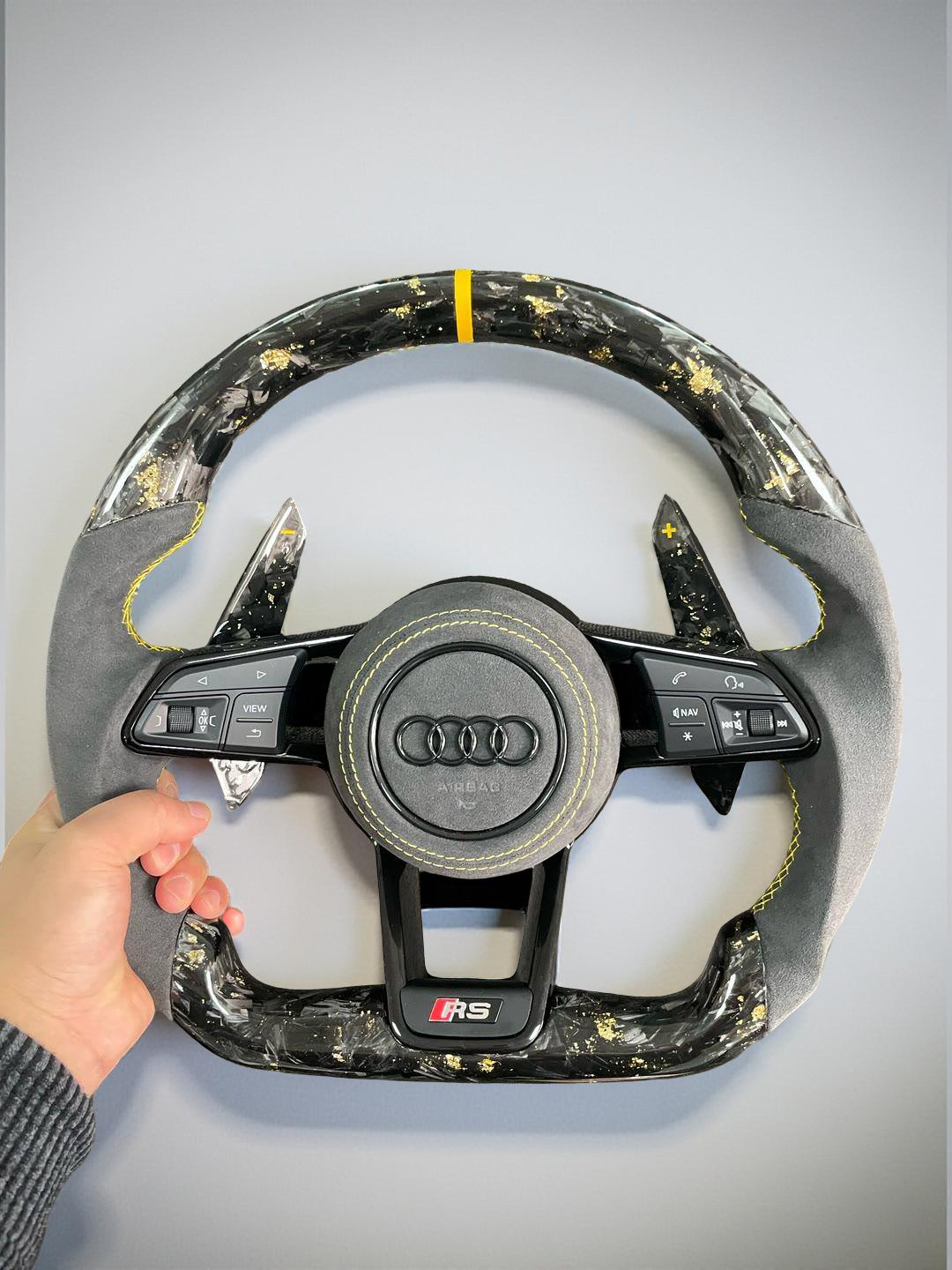 Volante Audi RS – Carbono Forjado y Alcántara Dorado