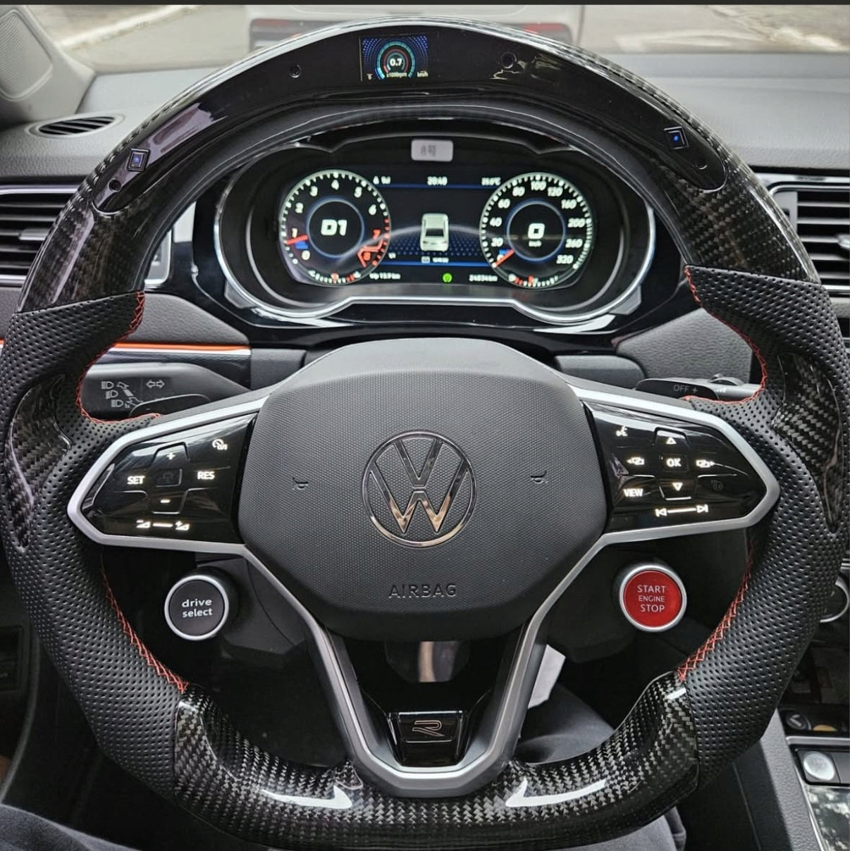 Volante Volkswagen R – Carbono con Pantall LED