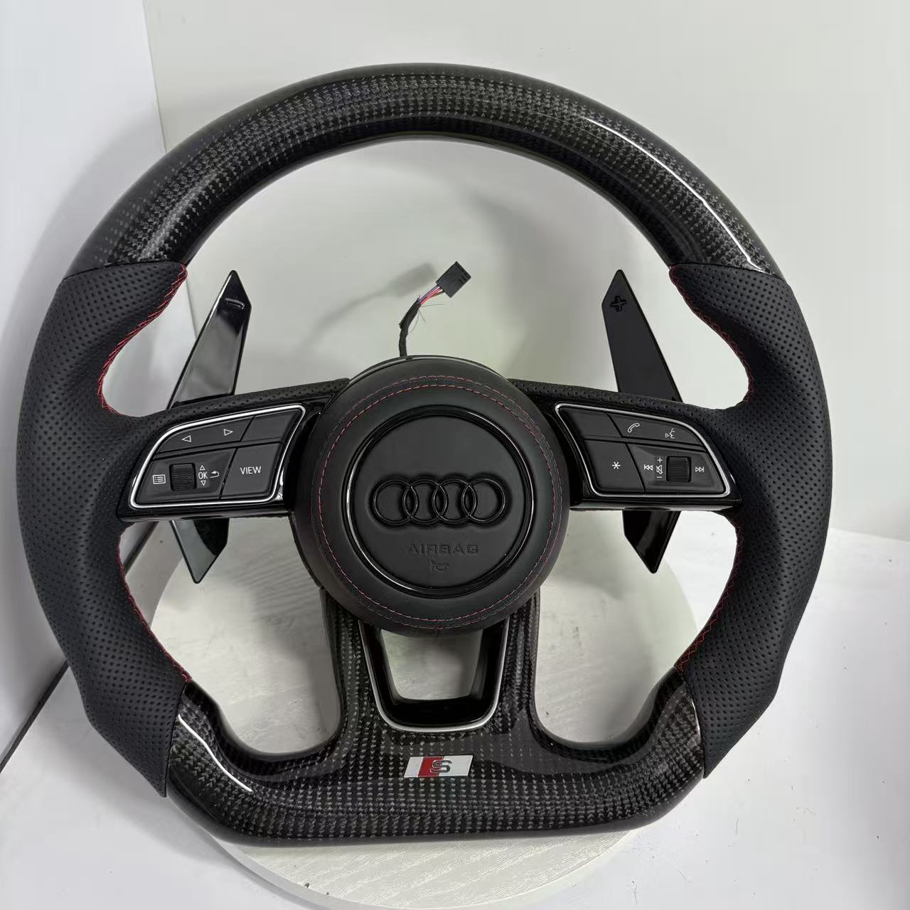 Volante Audi S line/RS - Carbono Perforado con Levas - BlackLine Custom