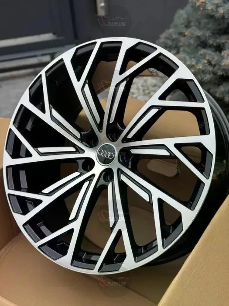 Llantas Deportivas Estilo Audi con Diseño Turbina Angular – Negro y Plata