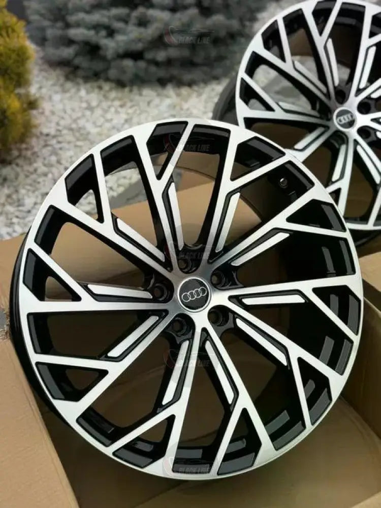Llantas Deportivas Estilo Audi con Diseño Turbina Angular – Negro y Plata