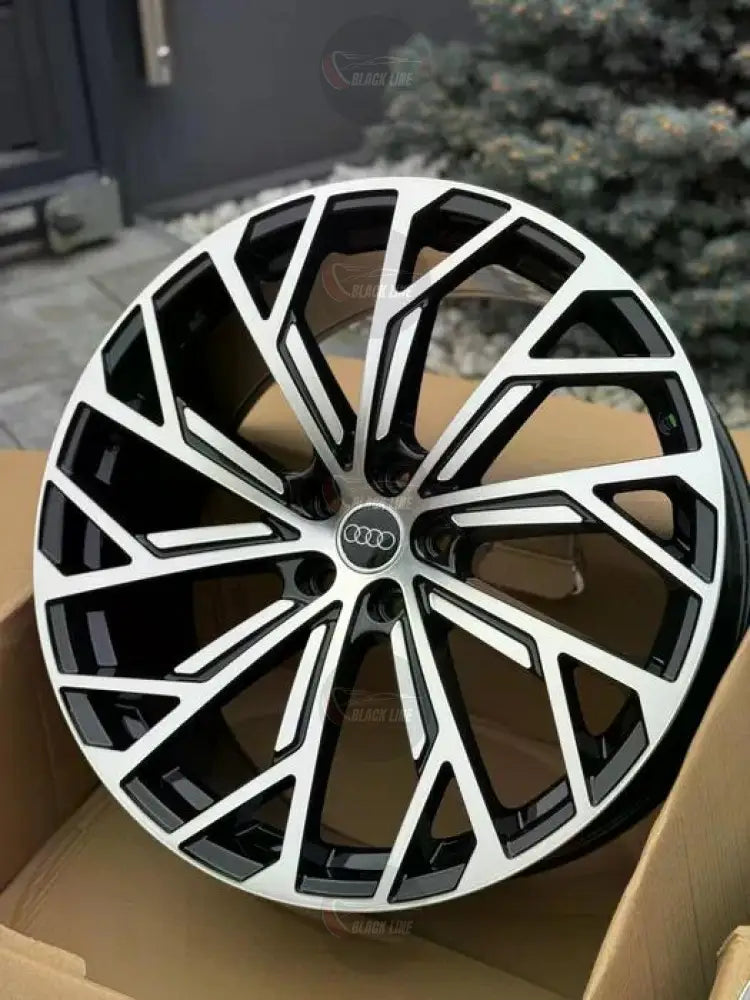 Llantas Deportivas Estilo Audi con Diseño Turbina Angular – Negro y Plata