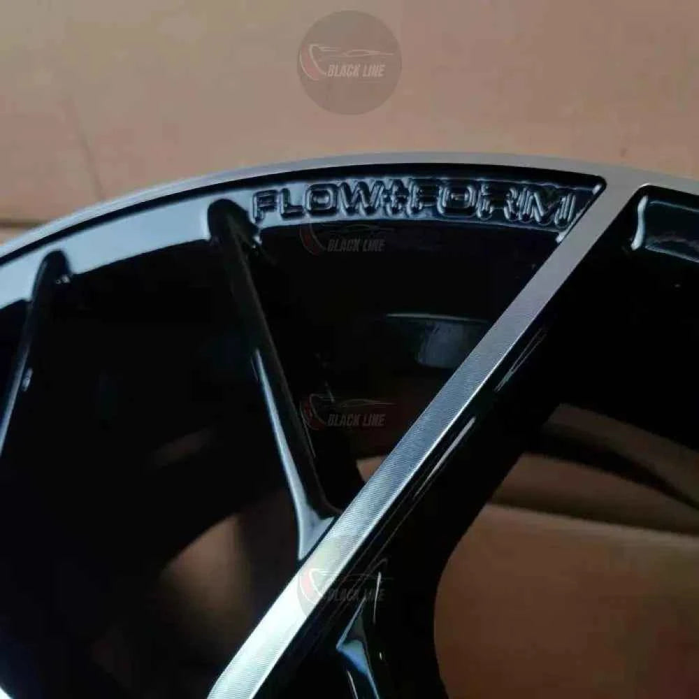 Llantas Deportivas Estilo Audi con Radios En Y – Negro y Plata
