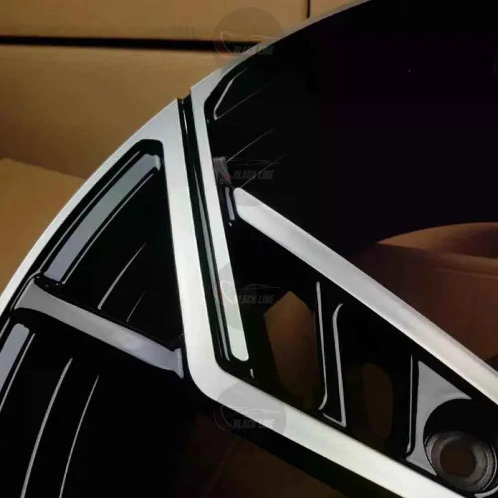 Llantas Deportivas Estilo Audi de Cinco Radios Dobles – Negro y Plata