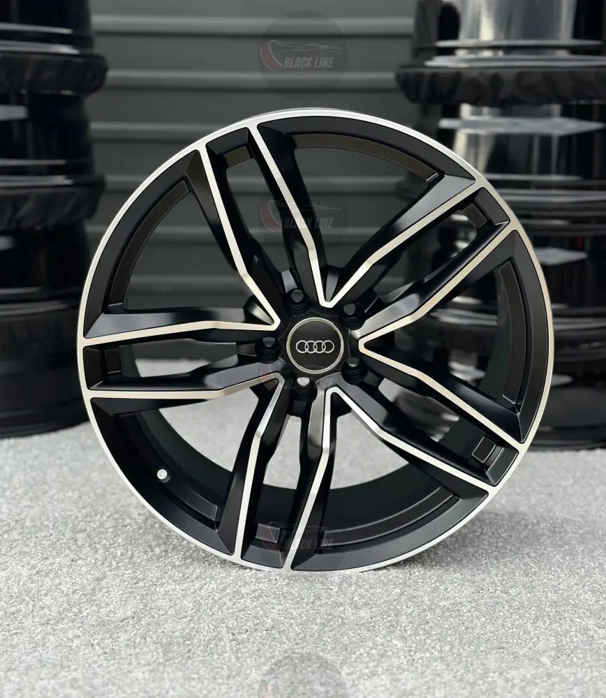 Llantas Deportivas Estilo Audi de Cinco Radios Dobles – Negro y Plata