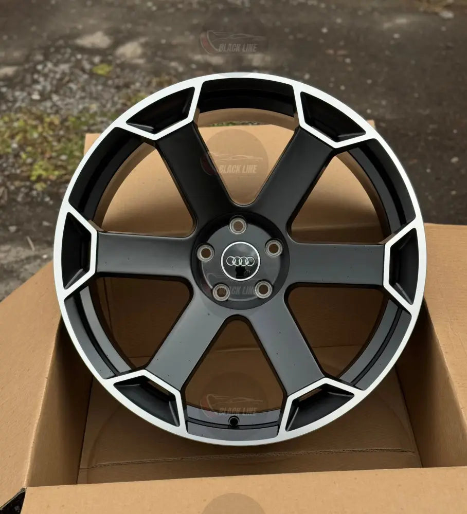 Llantas Deportivas Estilo Audi de Cinco Radios – Negro y Plata