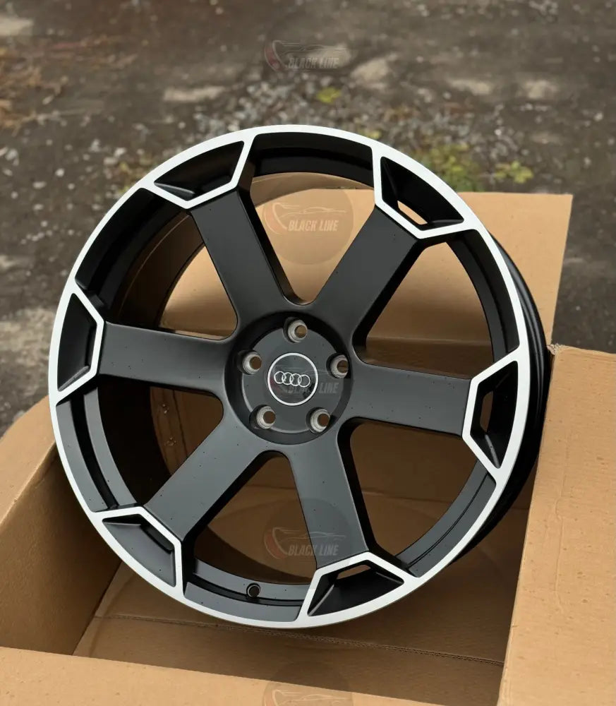 Llantas Deportivas Estilo Audi de Cinco Radios – Negro y Plata