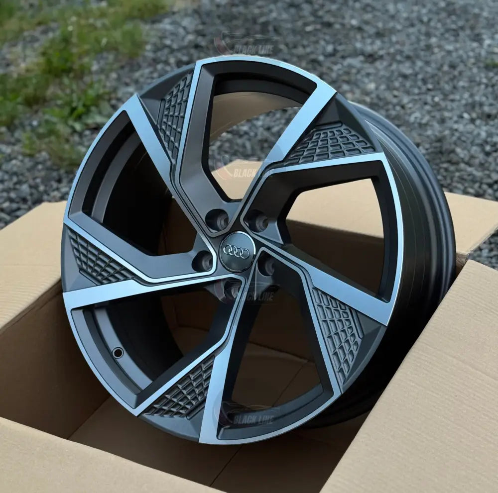 Llantas Deportivas Estilo Audi de Cinco Radios Turbina – Negro y Plata