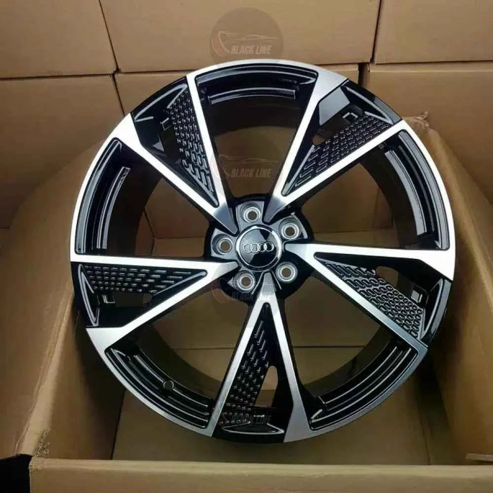 Llantas Deportivas Estilo Audi de Cinco Radios Turbina – Negro y Plata