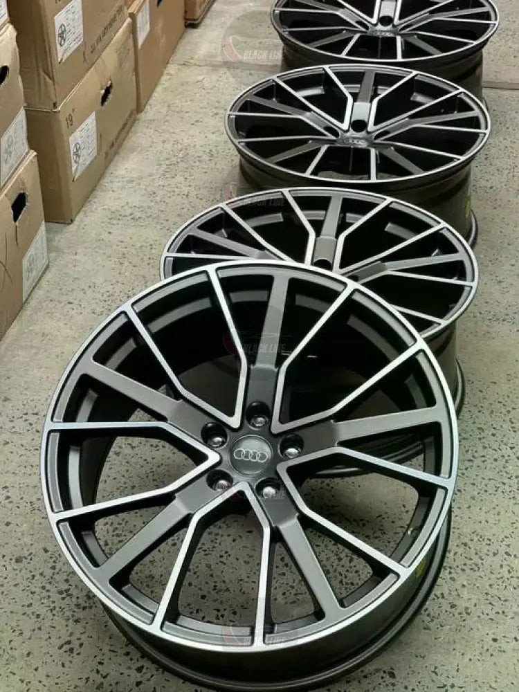 Llantas Deportivas Estilo Audi Multirradio Geométrico – Gris Grafito