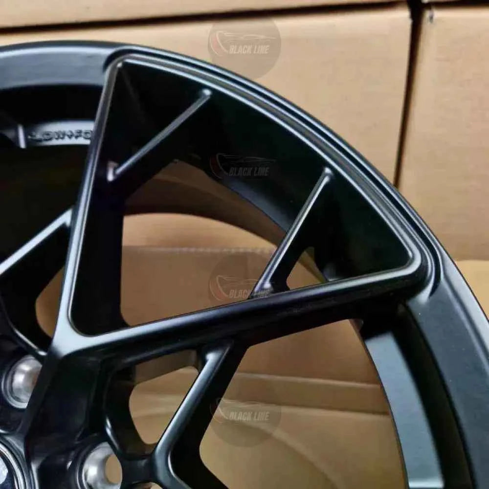 Llantas Deportivas Estilo Audi Multirradio Geométrico – Negro
