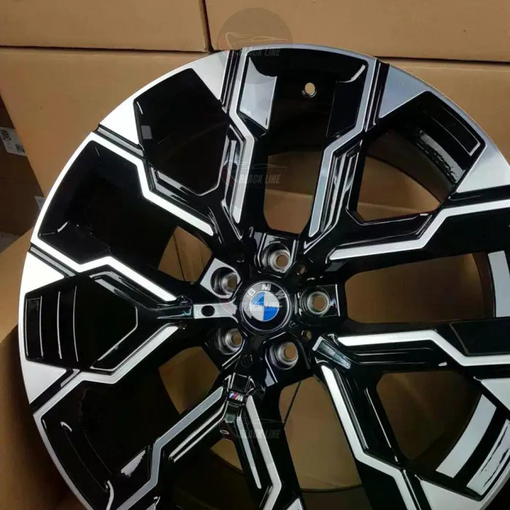 Llantas Deportivas Estilo BMW con Radios Angulares – Negro y Plata