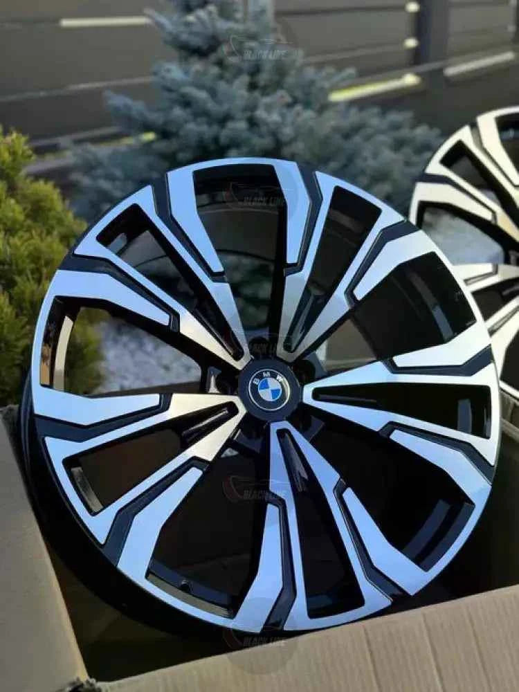 Llantas Deportivas Estilo BMW con Radios Angulares – Negro y Plata