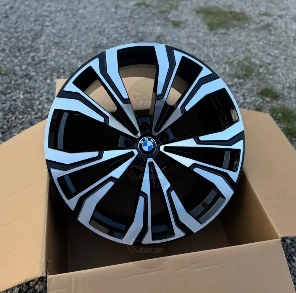 Llantas Deportivas Estilo BMW con Radios Angulares – Negro y Plata