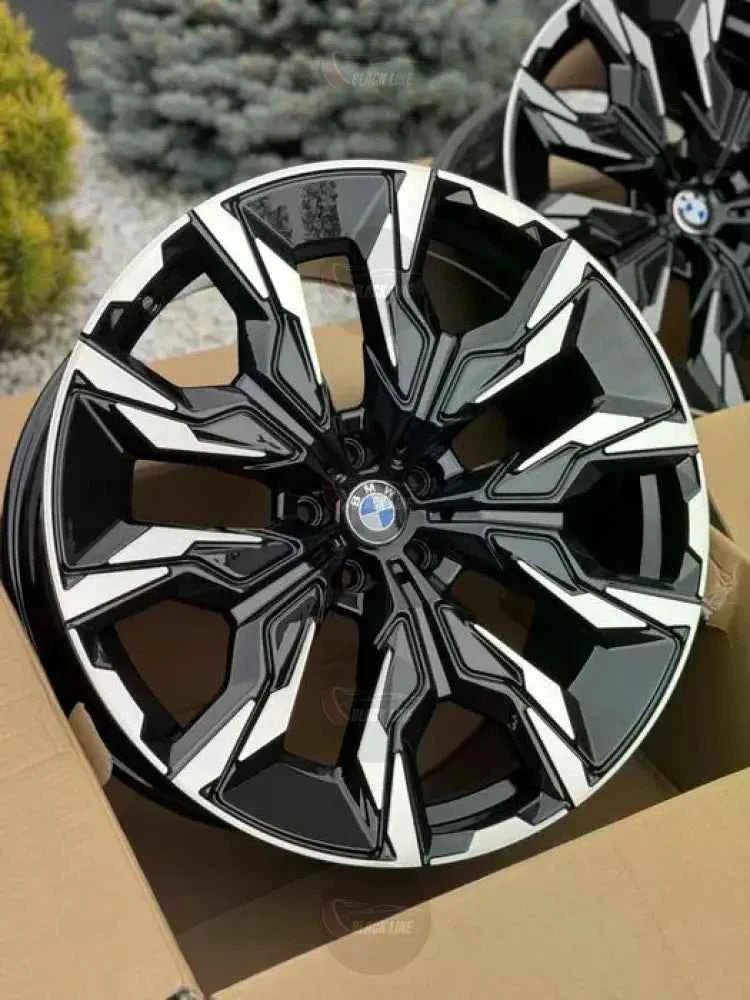 Llantas Deportivas Estilo BMW con Radios Angulares – Negro y Plata