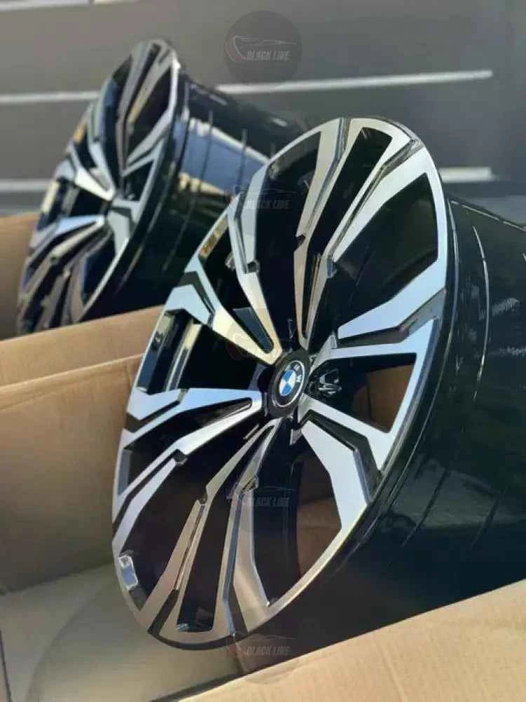 Llantas Deportivas Estilo BMW con Radios Angulares – Negro y Plata