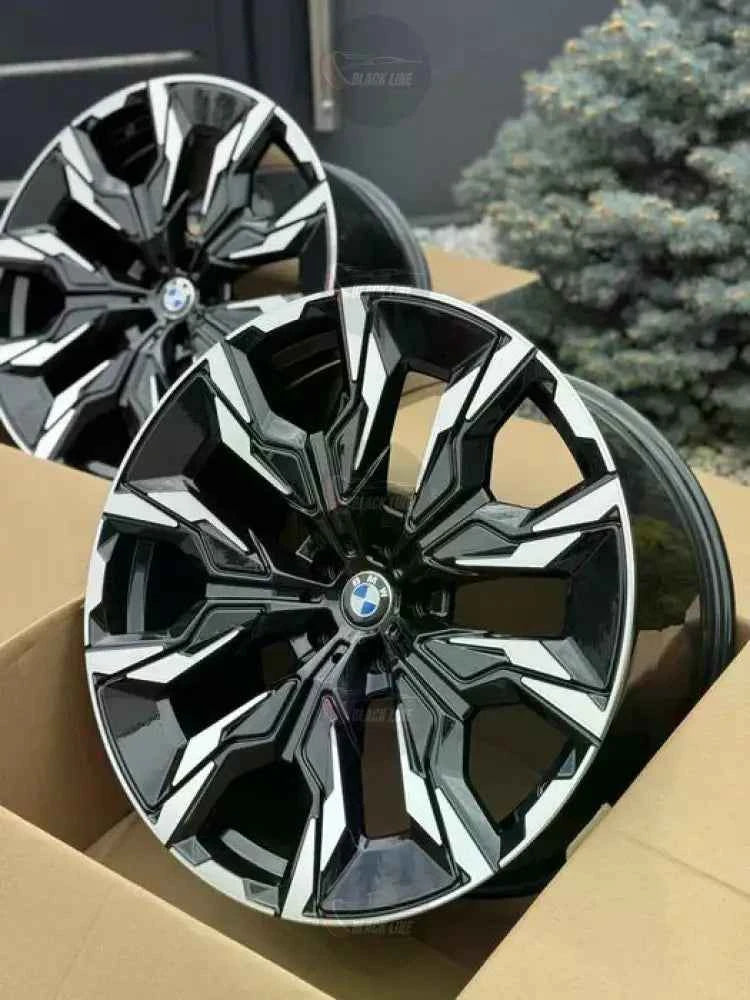 Llantas Deportivas Estilo BMW con Radios Angulares – Negro y Plata