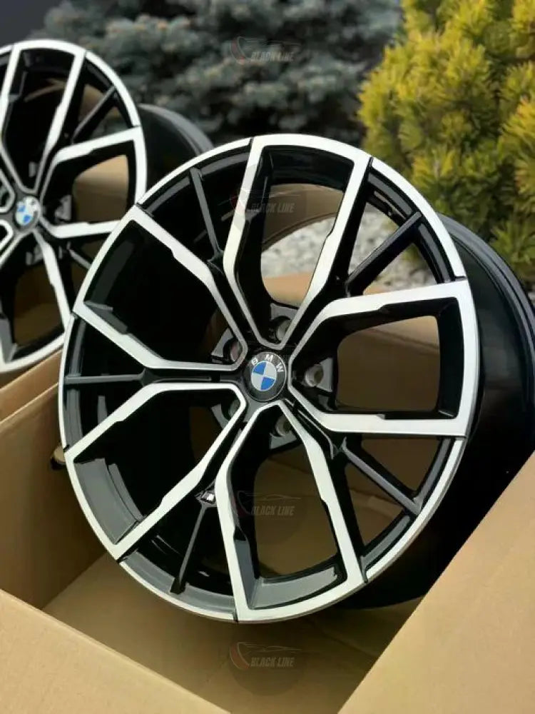 Llantas Deportivas Estilo BMW con Radios En Y – Negro y Plata