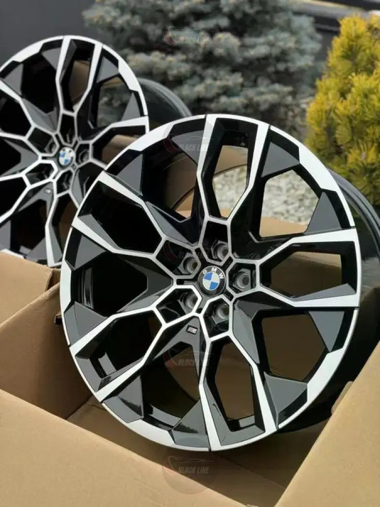 Llantas Deportivas Estilo BMW con Radios En Y – Negro y Plata