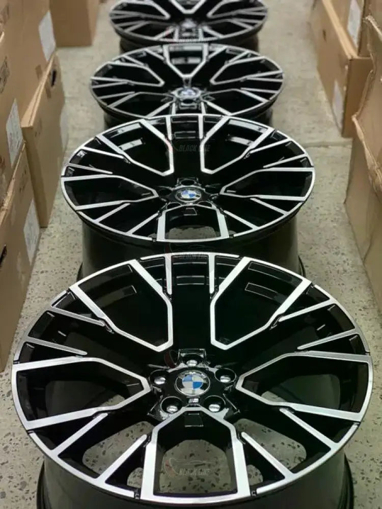 Llantas Deportivas Estilo BMW con Radios En Y – Negro y Plata