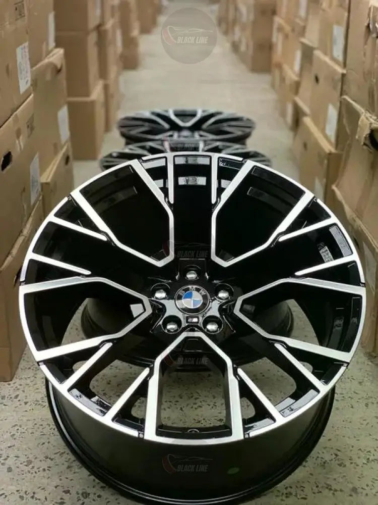 Llantas Deportivas Estilo BMW con Radios En Y – Negro y Plata
