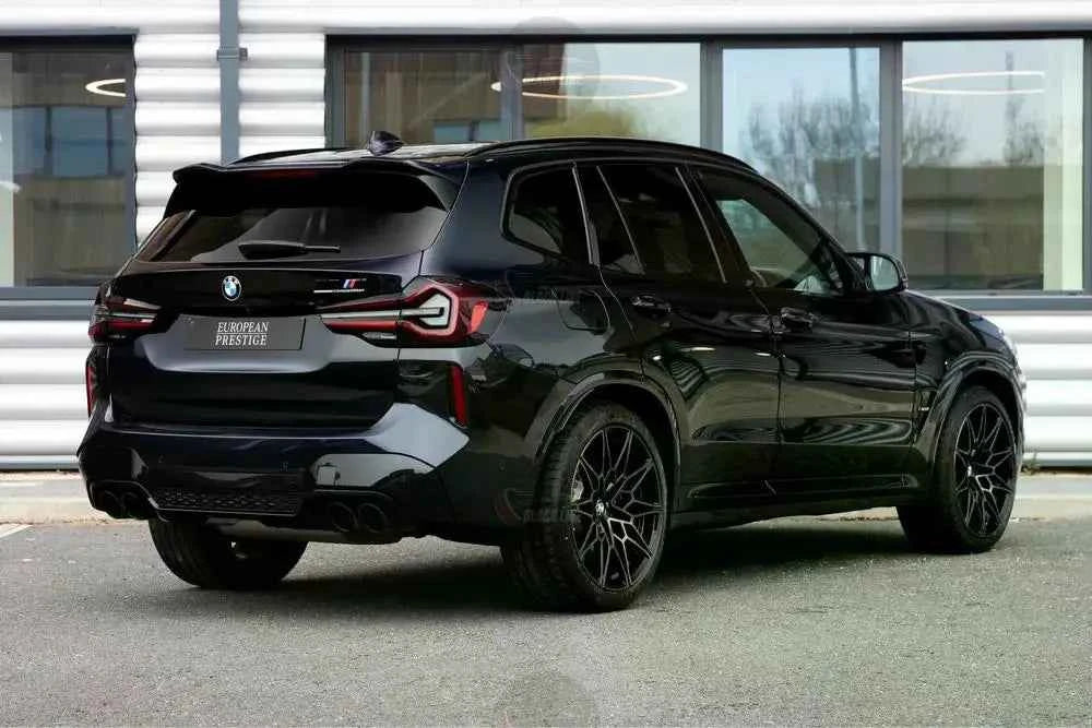 Llantas Deportivas Estilo BMW con Radios Geométricos – Negro y Plata