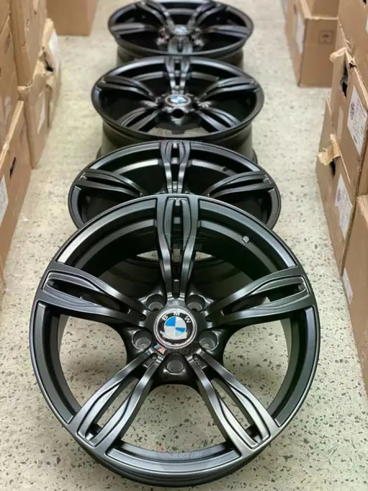 Llantas Deportivas Estilo BMW de Cinco Radios Dobles – Gris Grafito