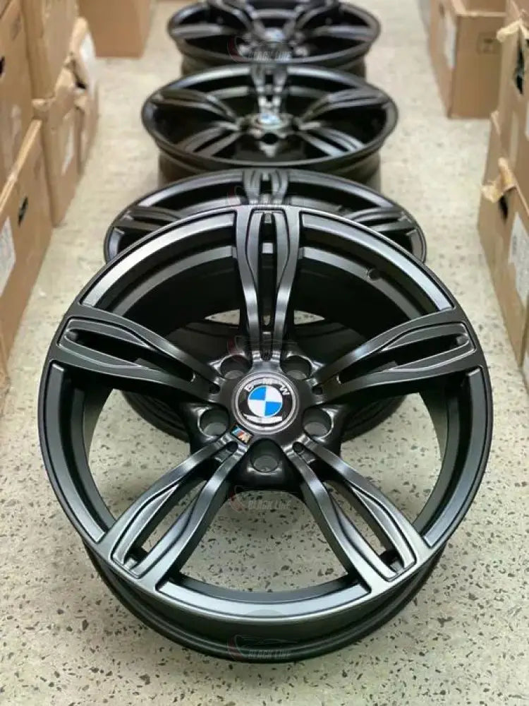 Llantas Deportivas Estilo BMW de Cinco Radios Dobles – Gris Grafito