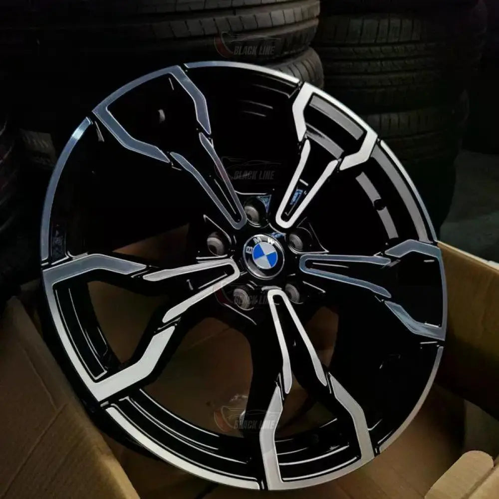 Llantas Deportivas Estilo BMW de Cinco Radios Dobles – Negro y Plata