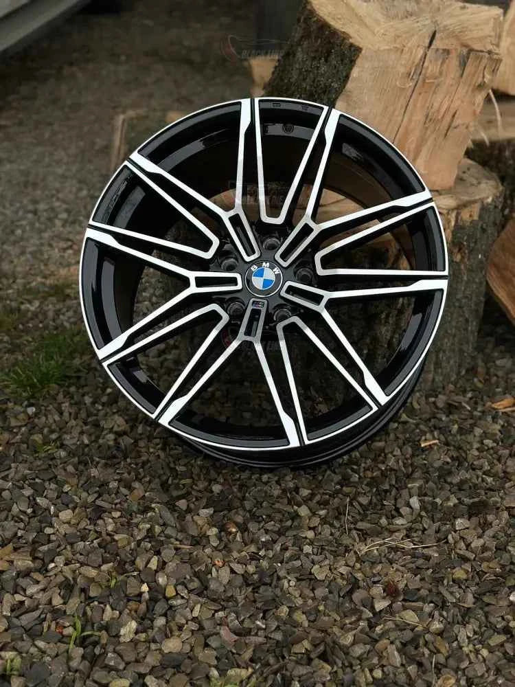 Llantas Deportivas Estilo BMW de Cinco Radios Dobles – Negro y Plata