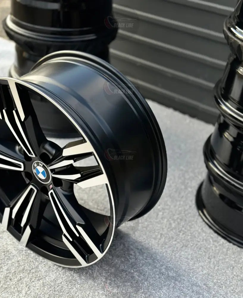 Llantas Deportivas Estilo BMW de Cinco Radios Dobles – Negro y Plata