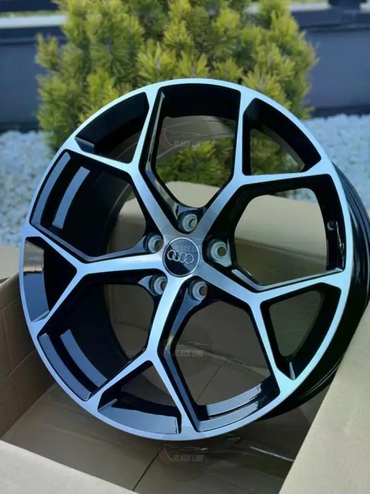 Llantas Deportivas Estilo BMW de Cinco Radios Dobles – Negro y Plata