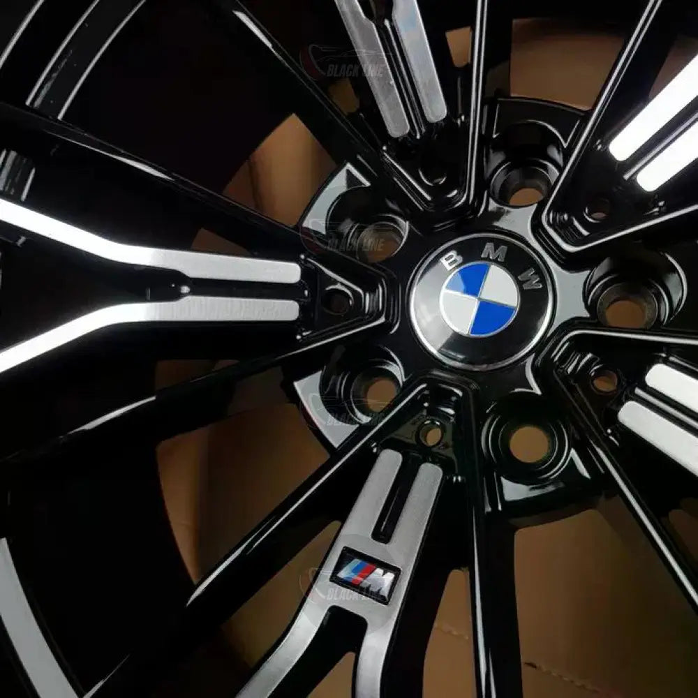 Llantas Deportivas Estilo BMW de Cinco Radios Dobles – Negro y Plata