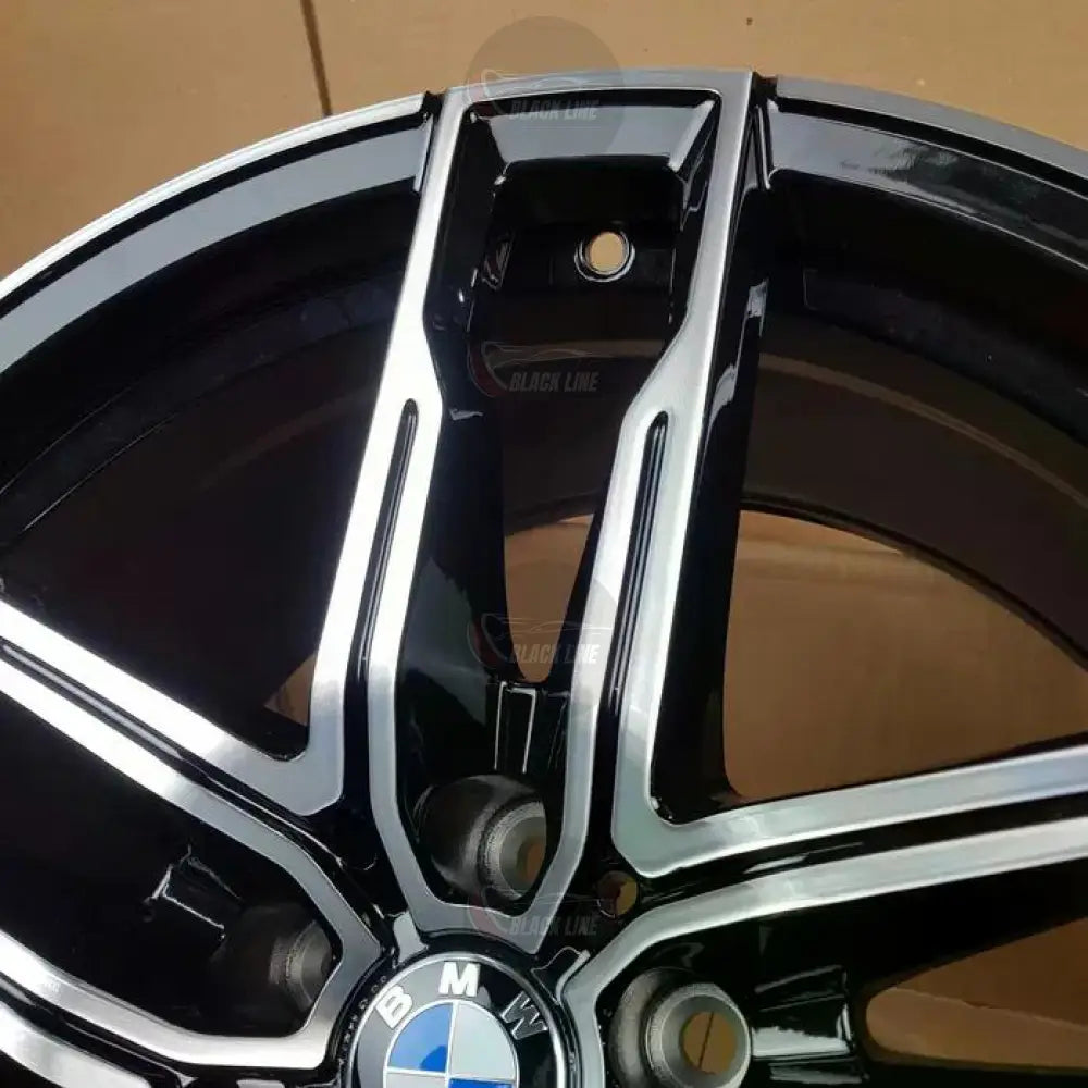 Llantas Deportivas Estilo BMW de Cinco Radios Dobles – Negro y Plata