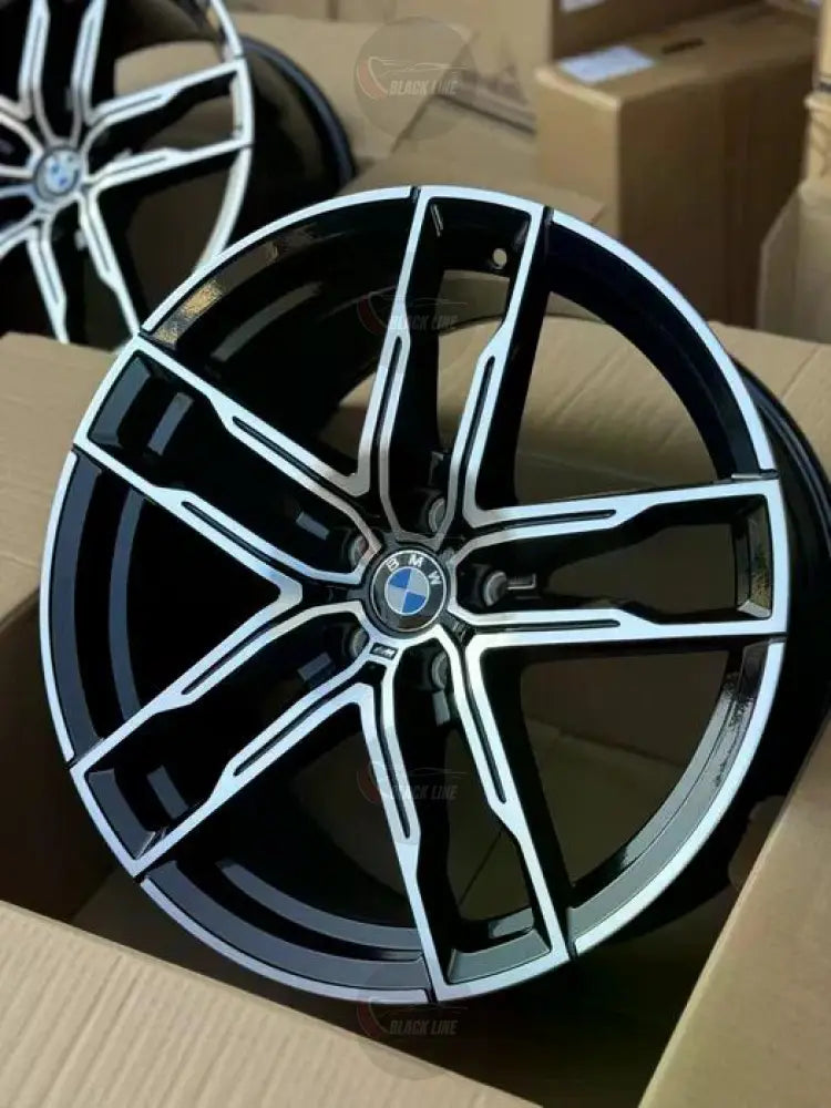 Llantas Deportivas Estilo BMW de Cinco Radios Dobles – Negro y Plata