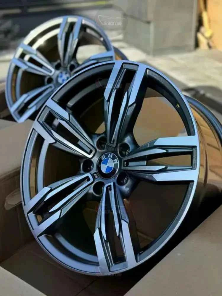 Llantas Deportivas Estilo BMW de Cinco Radios Dobles – Negro y Plata