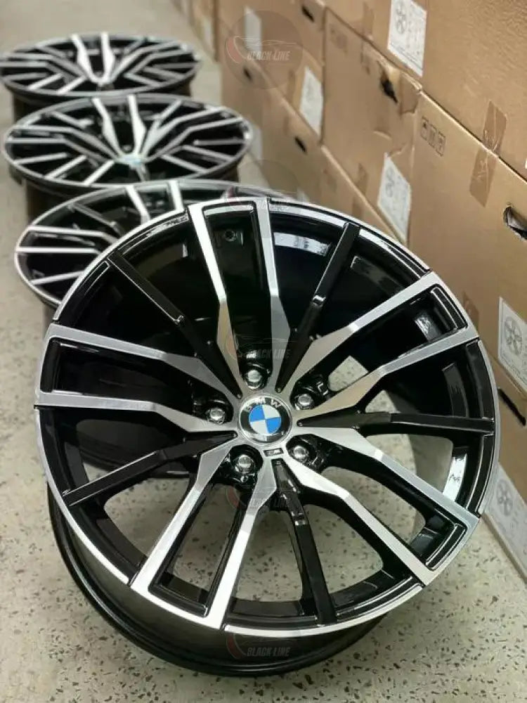 Llantas Deportivas Estilo BMW de Cinco Radios Dobles – Negro y Plata