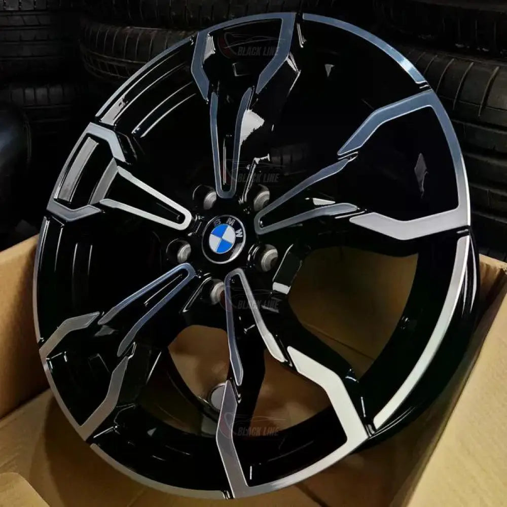 Llantas Deportivas Estilo BMW de Cinco Radios Dobles – Negro y Plata