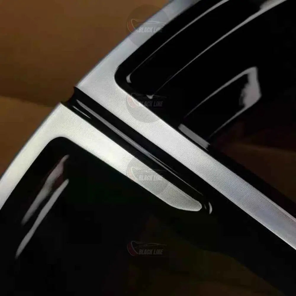 Llantas Deportivas Estilo BMW en Negro y Plata – Diseño Multirradio Geométrico