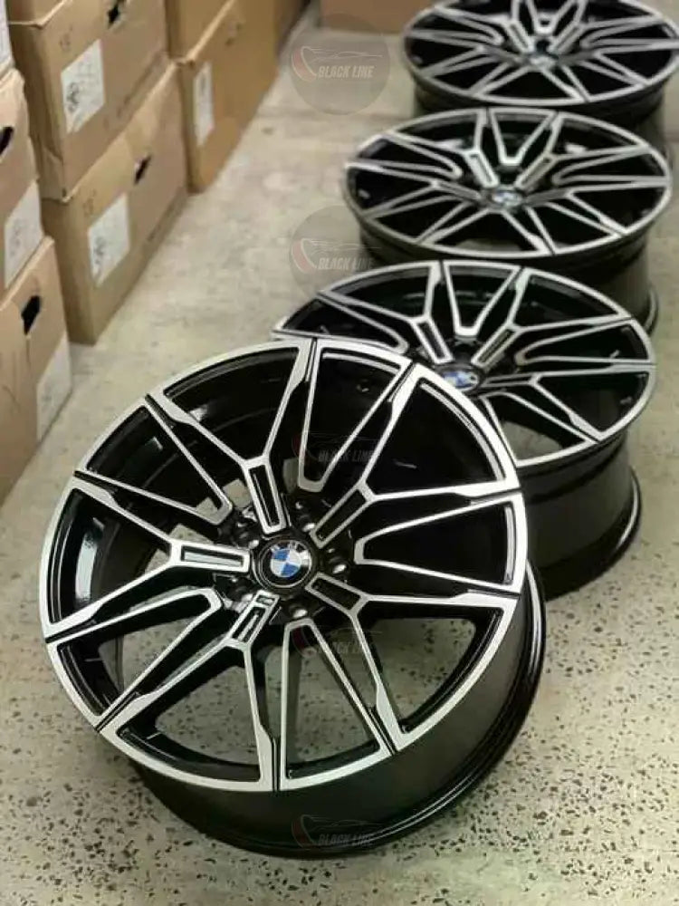Llantas Deportivas Estilo BMW en Negro y Plata – Radios en Y de Perfil Angular
