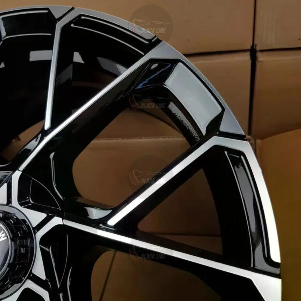 Llantas Deportivas Estilo BMW Multirradio – Diseño Angular en Negro Brillo y Plata