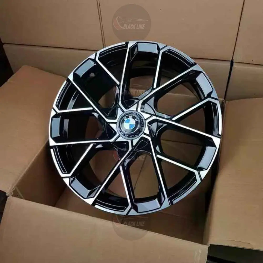 Llantas Deportivas Estilo BMW Multirradio – Diseño Angular en Negro Brillo y Plata