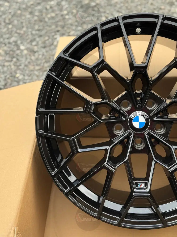 Llantas Deportivas Estilo BMW Multirradio Geométrico – Negro