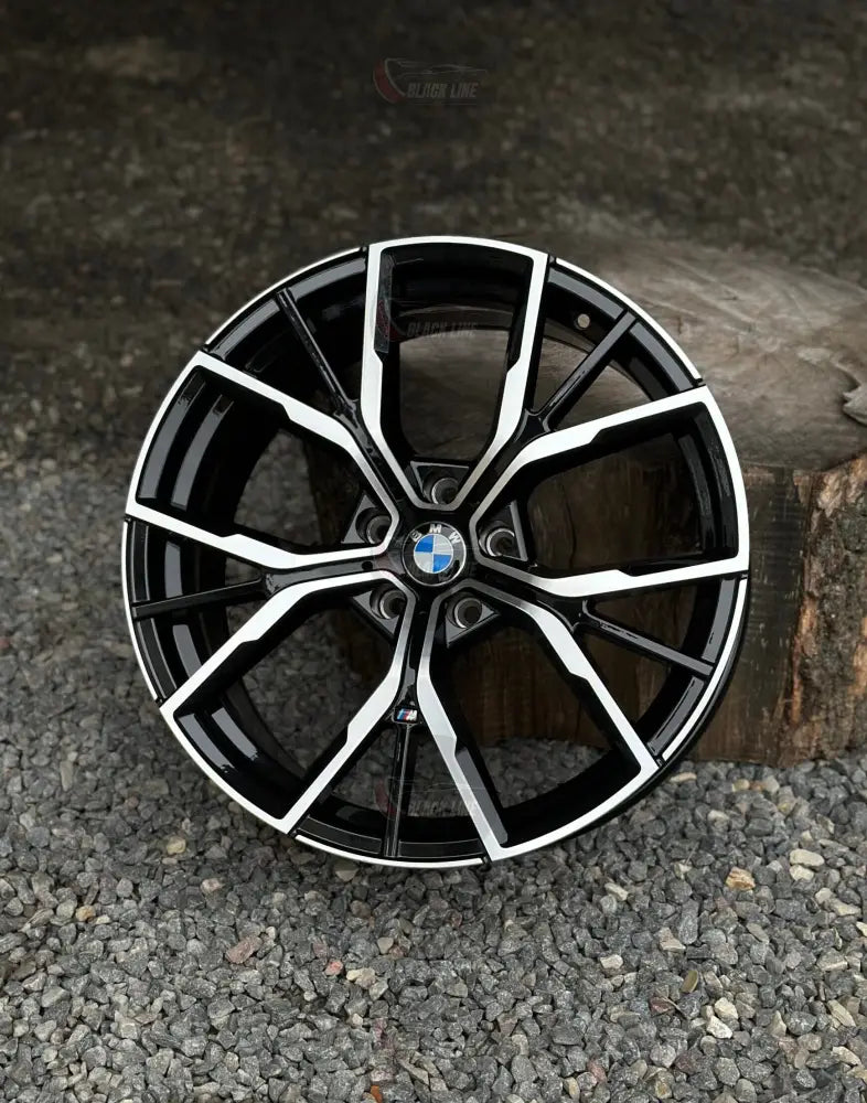 Llantas Deportivas Estilo BMW Multirradio Geométrico – Negro y Plata
