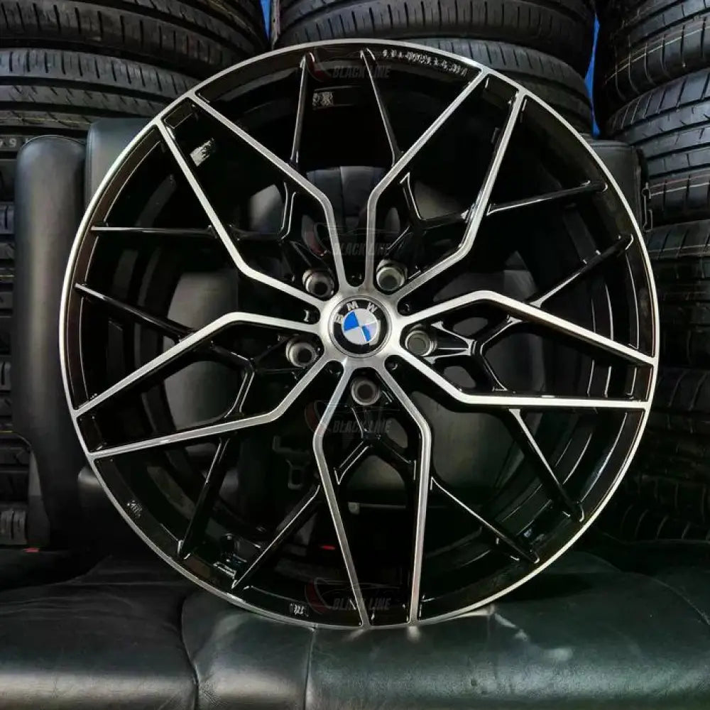 Llantas Deportivas Estilo BMW Multirradio Geométrico – Negro y Plata