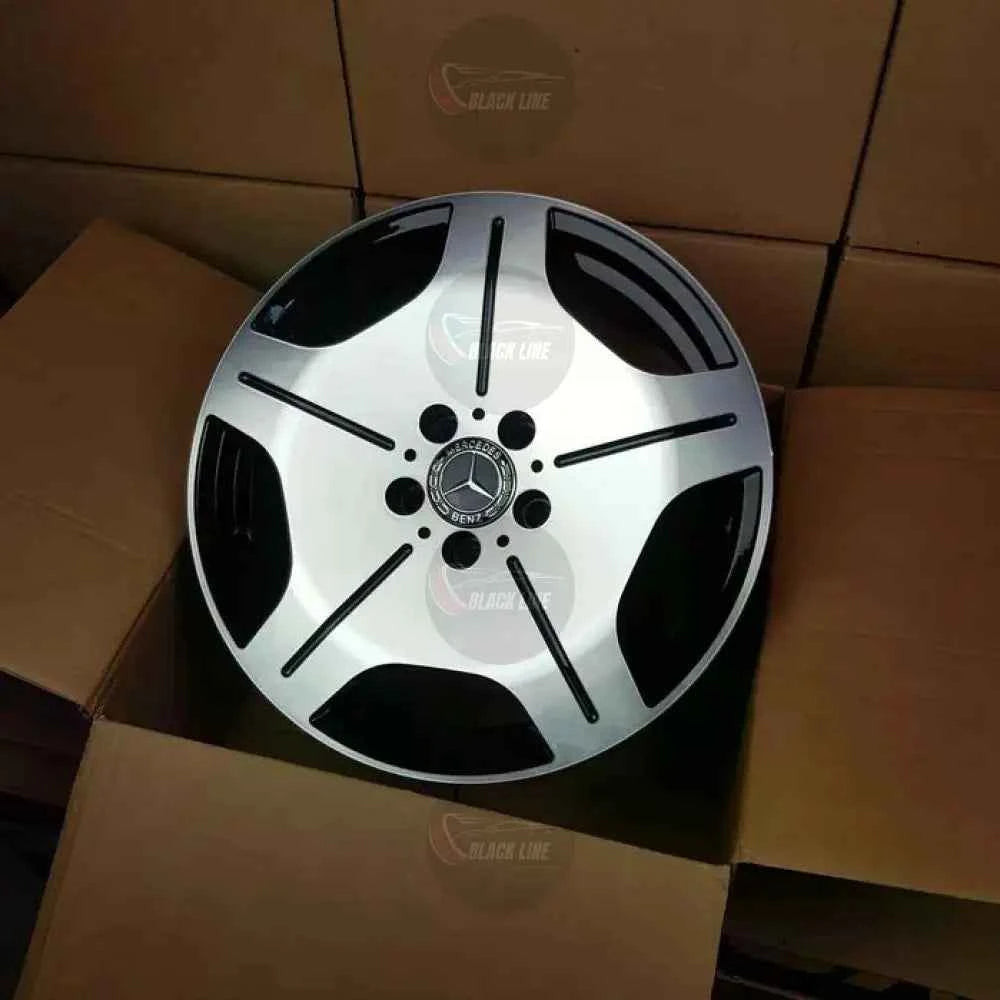 Llantas Deportivas Estilo Mercedes de Cinco Radios Anchos – Negro y Plata