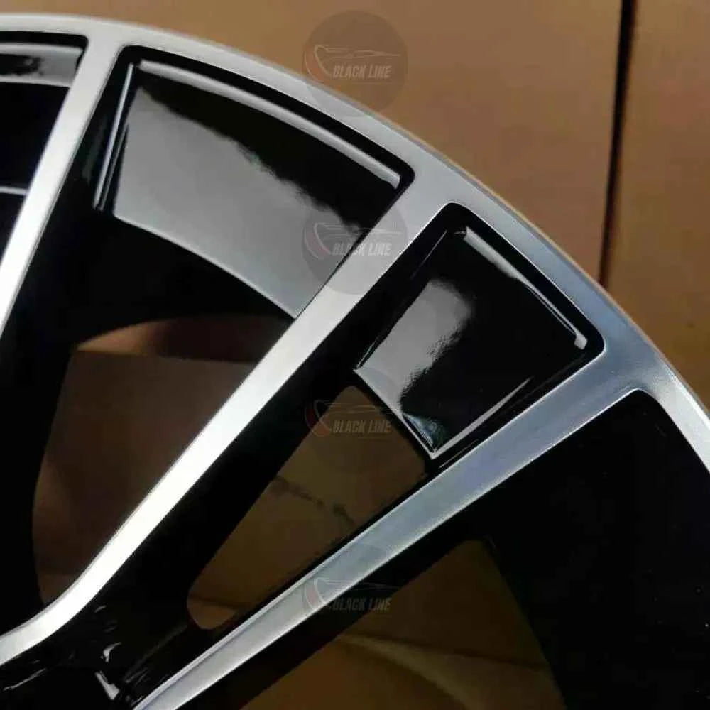 Llantas Deportivas Estilo Mercedes de Cinco Radios Dobles – Negro y Plata