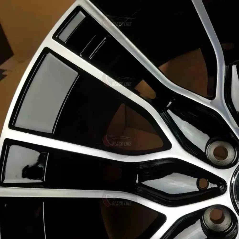 Llantas Deportivas Estilo Mercedes de Cinco Radios Dobles – Negro y Plata