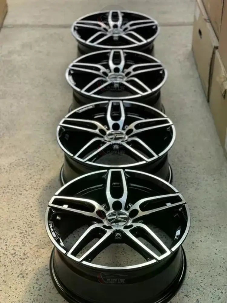 Llantas Deportivas Estilo Mercedes de Cinco Radios Dobles – Negro y Plata